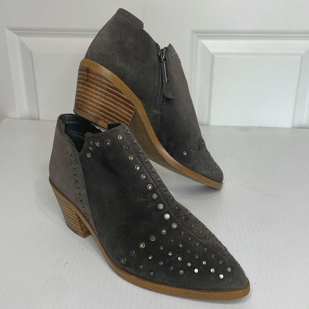 1. State Loka Women’s Sz 7 Suede Studded Ankle Bootie Almond Toe Block Heel Gray